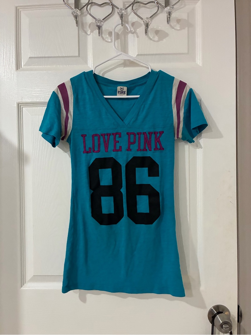 PINK Victoria's Secret 'Love Pink 86' V‑Neck Sporty Tee